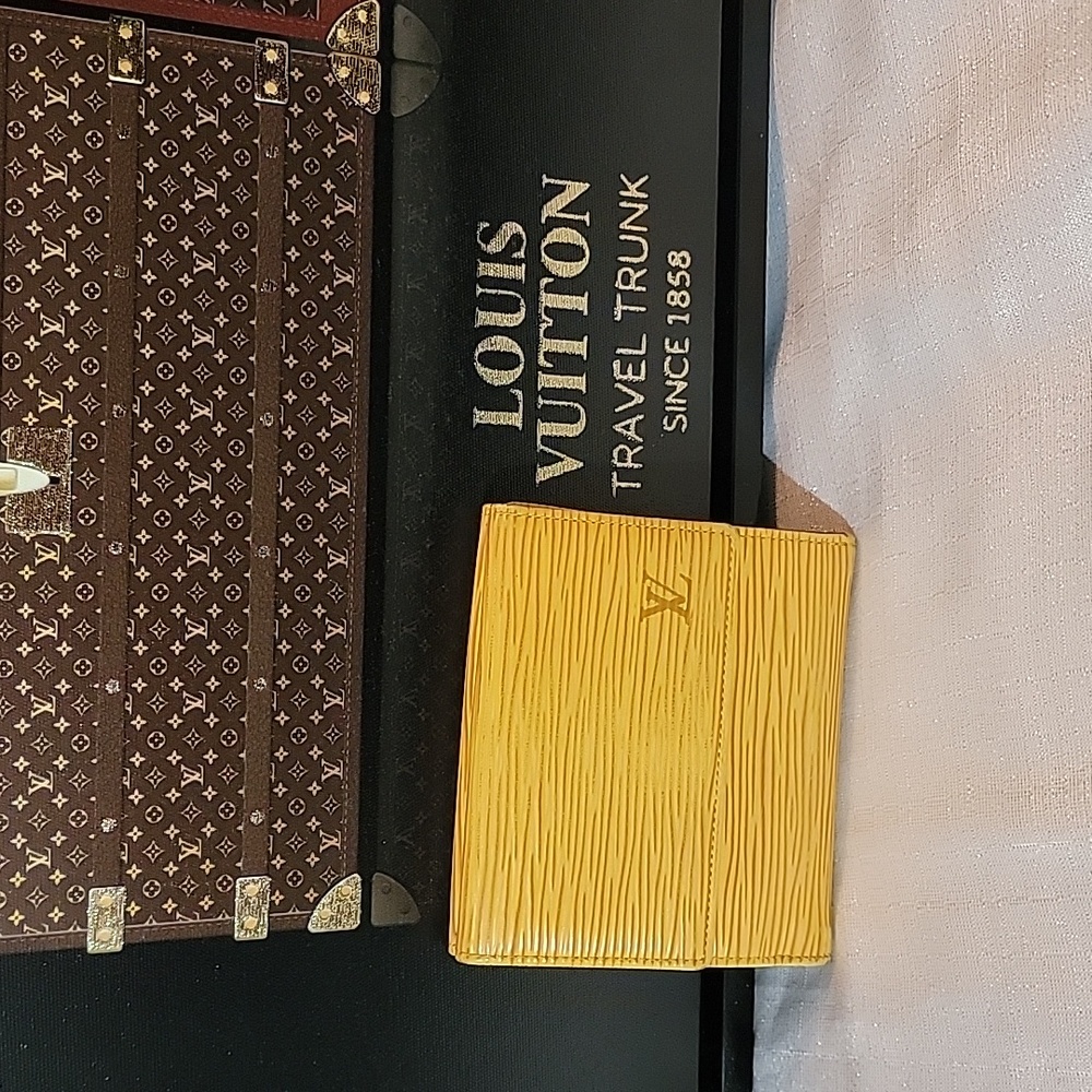 Louis Vuitton Porte Monnaie Billets Cartes Yellow Epi Vintage Wallet